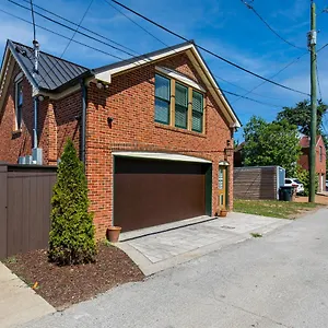 The Livery On 5th, Unit B Apartment